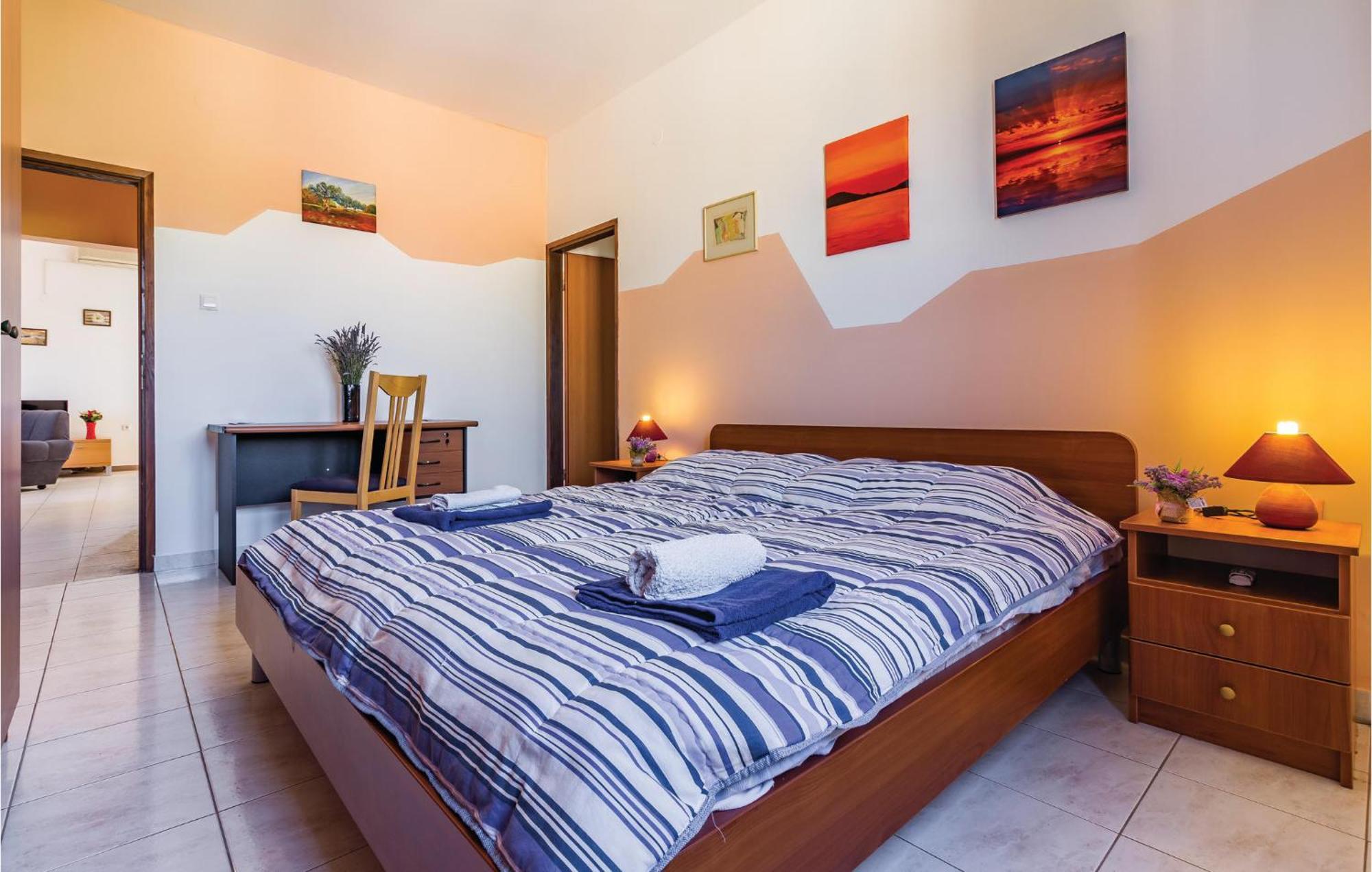 2 Bedroom Awesome Apartment In Винкуран Экстерьер фото