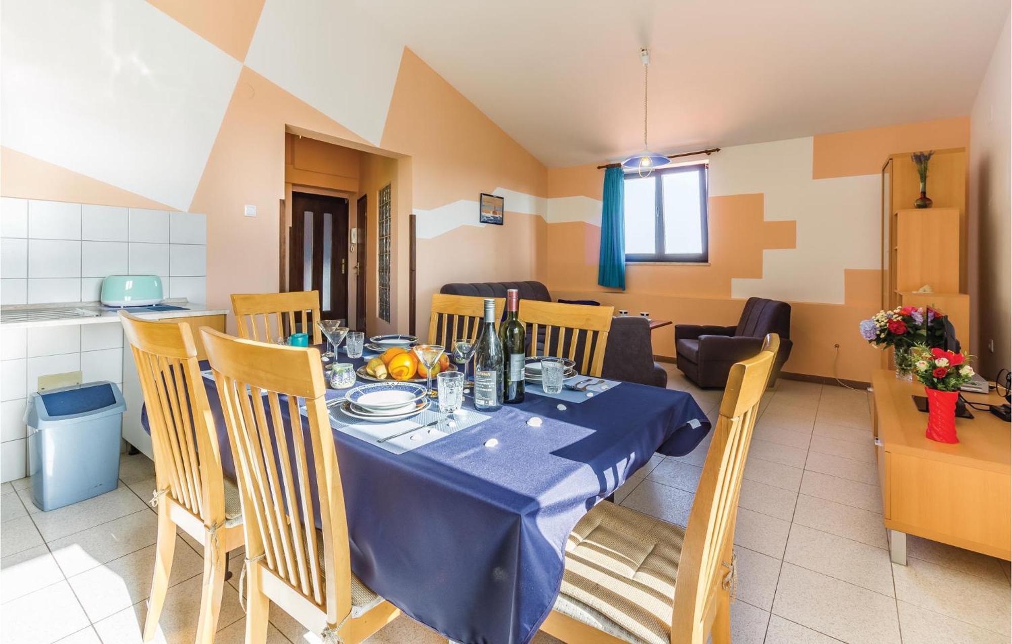 2 Bedroom Awesome Apartment In Винкуран Экстерьер фото