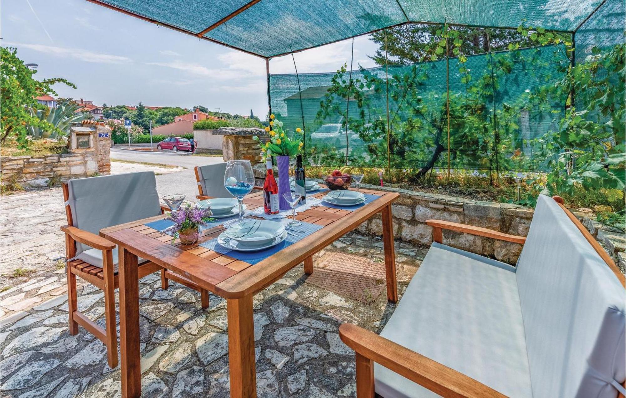 2 Bedroom Awesome Apartment In Винкуран Экстерьер фото